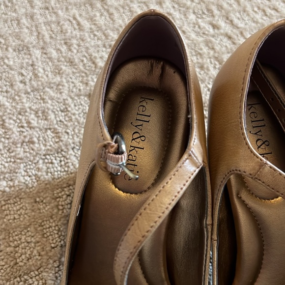 Kelly & Katie heels size 8 mustard yellow - Picture 3 of 5